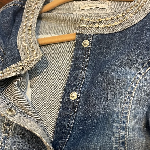 Fun & Fun Girls size 6 short denim jean jacket with silver sparkles - Picture 8 of 9